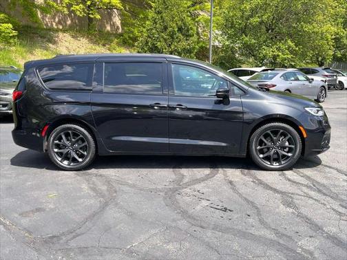 2022 Chrysler Pacifica Limited