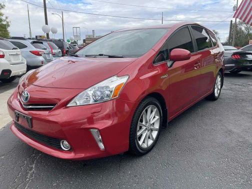2013 Toyota Prius v Five