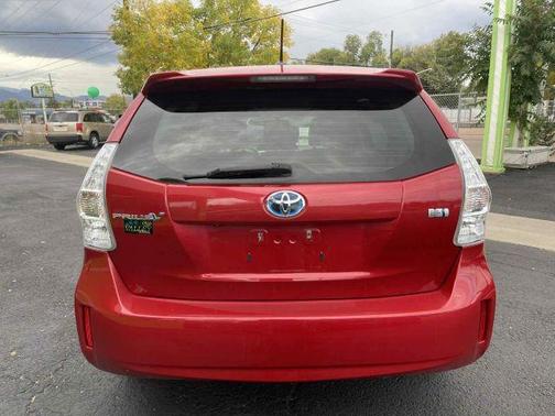 2013 Toyota Prius v Five