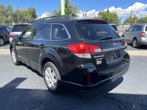 2010 Subaru Outback 2.5i Premium