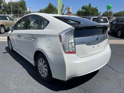 2012 Toyota Prius Plug-in Base (CVT)