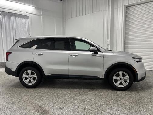 2022 Kia Sorento LX