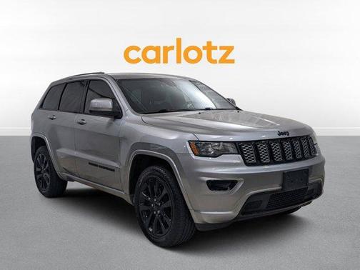 Photo 1 of 34 of 2018 Jeep Grand Cherokee Altitude