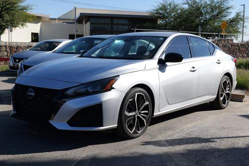 2023 Nissan Altima SR FWD