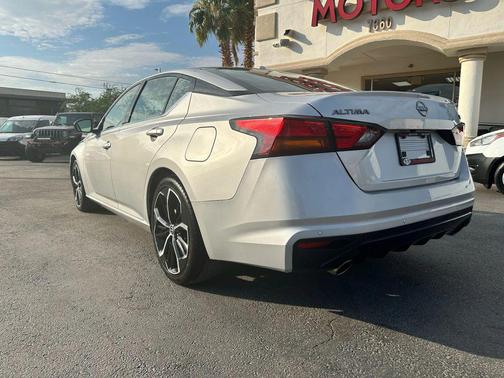 2023 Nissan Altima SR FWD
