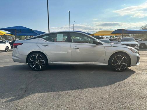 2023 Nissan Altima SR FWD