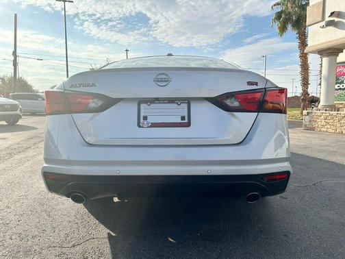 2023 Nissan Altima SR FWD