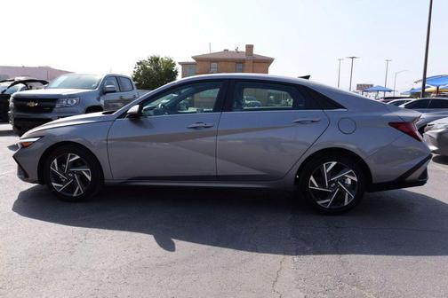 2025 Hyundai ELANTRA SEL