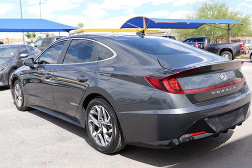 2022 Hyundai SONATA SEL