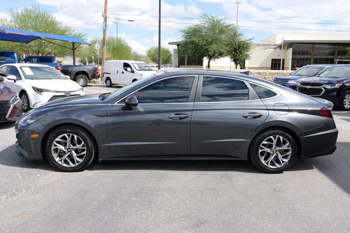 2022 Hyundai SONATA SEL