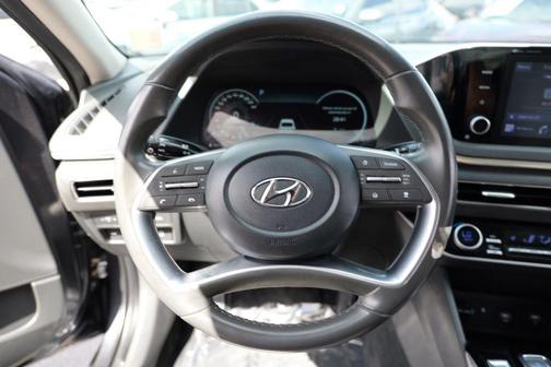 2022 Hyundai SONATA SEL