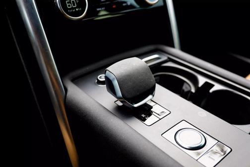 2023 Land Rover Discovery P360 Metropolitan Edition