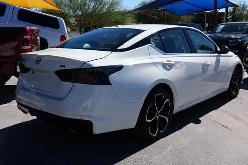 2024 Nissan Altima SR FWD