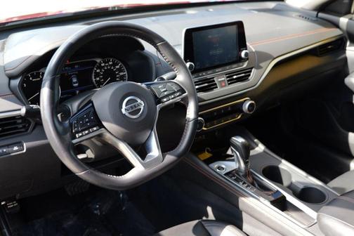 2020 Nissan Altima SR FWD