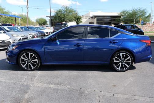 2021 Nissan Altima SR FWD