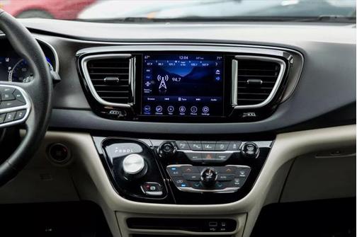 2020 Chrysler Pacifica Touring