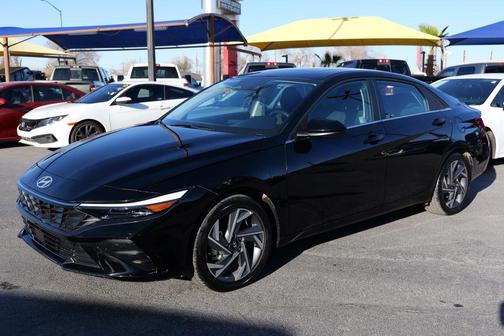 2025 Hyundai ELANTRA SEL