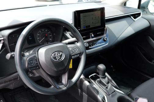 Ice Cap 2025 Toyota Corolla LE