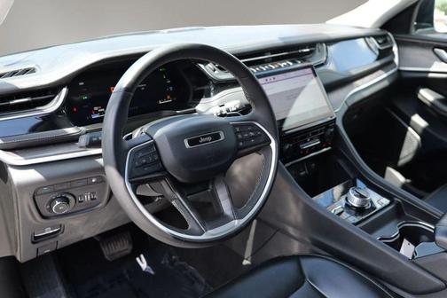 Silver Zynith 2024 Jeep Grand Cherokee 4xe Base