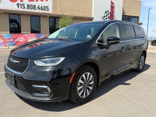 2023 Chrysler Pacifica Hybrid Touring L