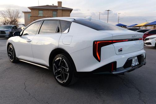2025 Kia K4 GT-Line