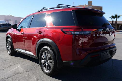 2022 Nissan Pathfinder SV 2WD