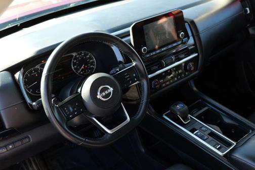 2022 Nissan Pathfinder SV 2WD