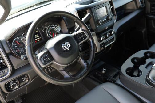 2024 RAM 2500 Tradesman Crew Cab 4x4 8' Box