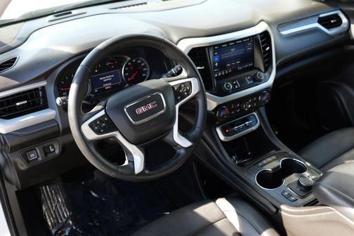 2023 GMC Acadia FWD SLT