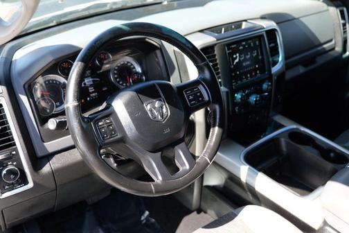 Bright White Clearcoat 2019 RAM 1500 Classic Warlock Crew Cab 4x4 5'7' Box