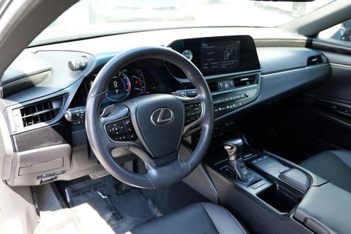 2022 Lexus ES 350 Base