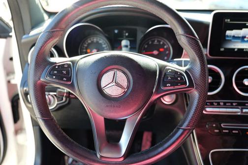2019 Mercedes-Benz GLC 300 Base