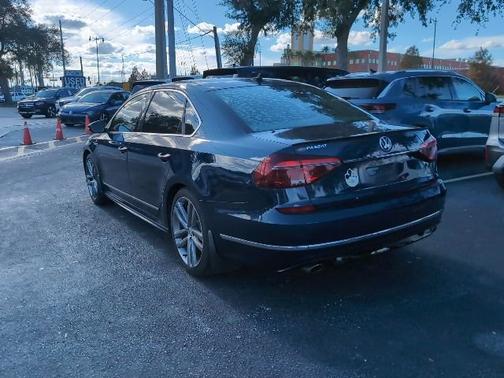 2019 Volkswagen Passat 2.0T SE R-Line