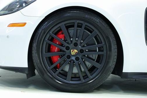 2020 Porsche Panamera GTS