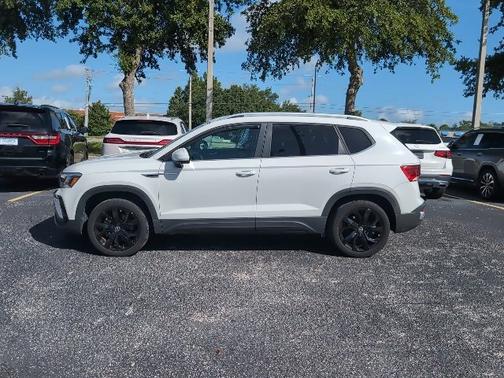 2022 Volkswagen Taos SE