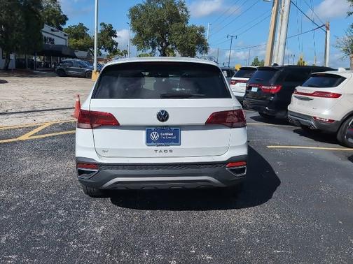 2022 Volkswagen Taos SE