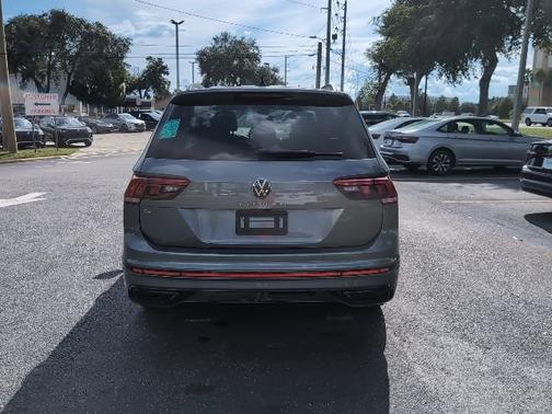 2023 Volkswagen Tiguan SE R-Line Black