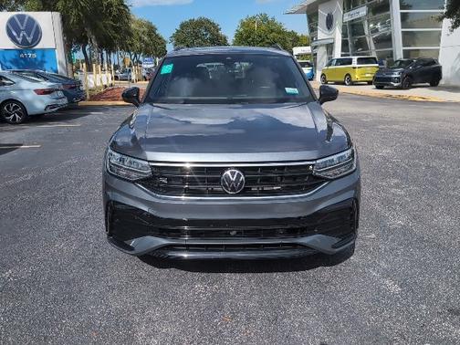 2023 Volkswagen Tiguan SE R-Line Black