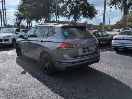 2023 Volkswagen Tiguan SE R-Line Black