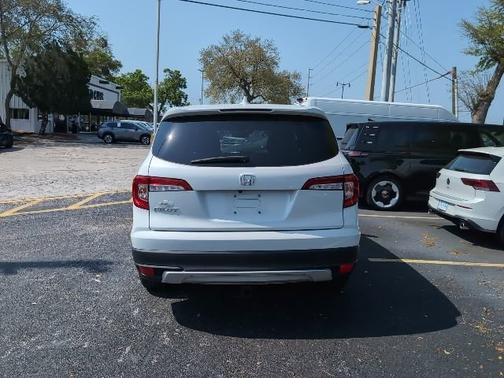 White 2021 Honda Pilot EX-L