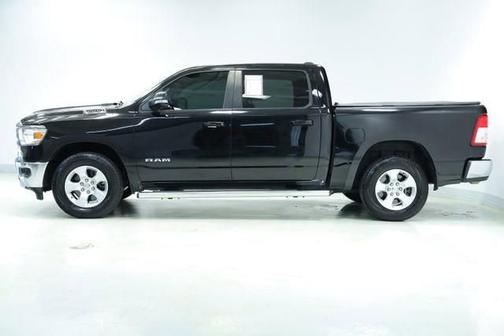 Diamond Black Crystal Pearlcoat 2021 RAM 1500 Big Horn