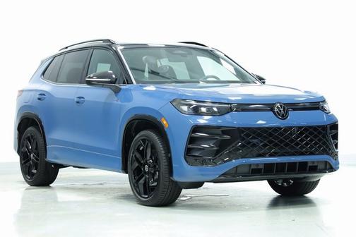 2025 Volkswagen Tiguan SE R-Line Black