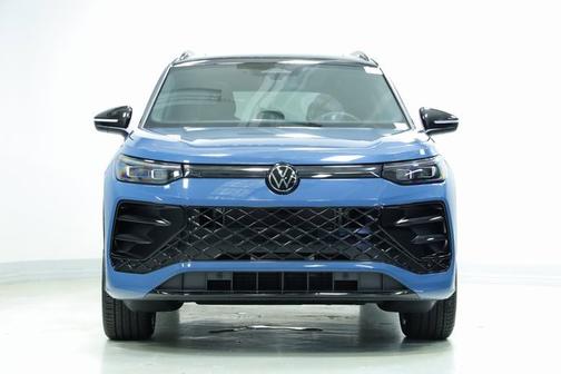 2025 Volkswagen Tiguan SE R-Line Black
