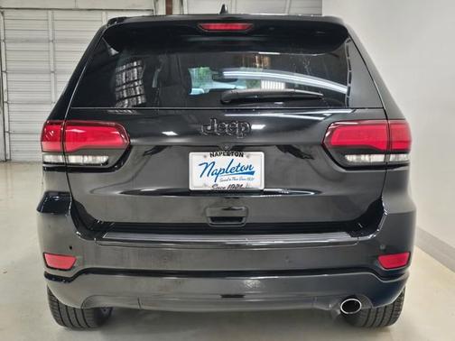 Diamond Black Crystal Pearlcoat 2018 Jeep Grand Cherokee Altitude