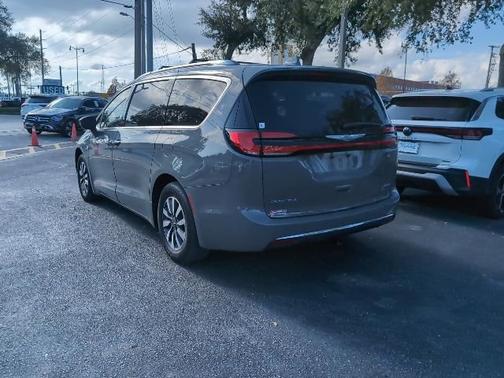 2021 Chrysler Pacifica Hybrid Touring L