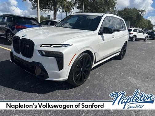 2023 BMW X7 M60i