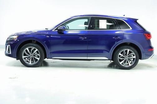 2022 Audi Q5 S line Premium Plus