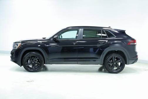 2026 Volkswagen Atlas Cross Sport 2.0T SEL R-Line Black