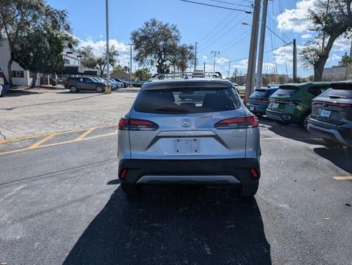 2022 Toyota Corolla Cross XLE