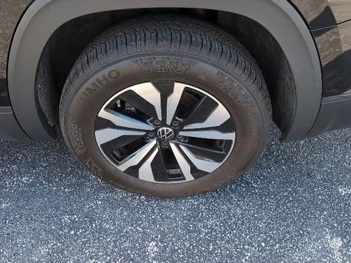 2024 Volkswagen Atlas 2.0T SE